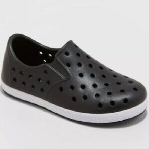 Cat & Jack Slip on Croc type summer shoes for kids. Rubber Size 7. Never Worn.